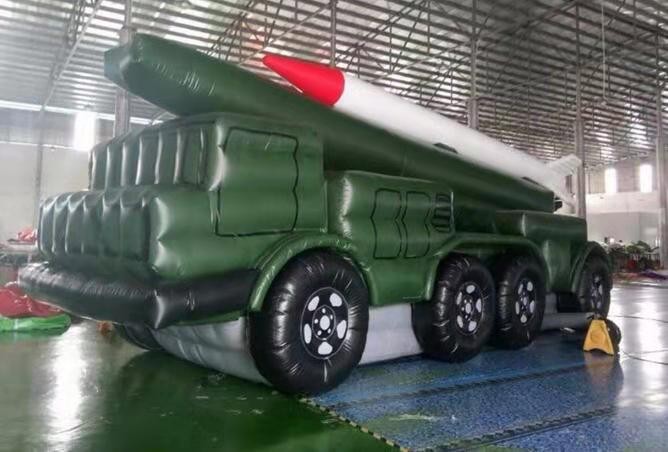 充气导弹车